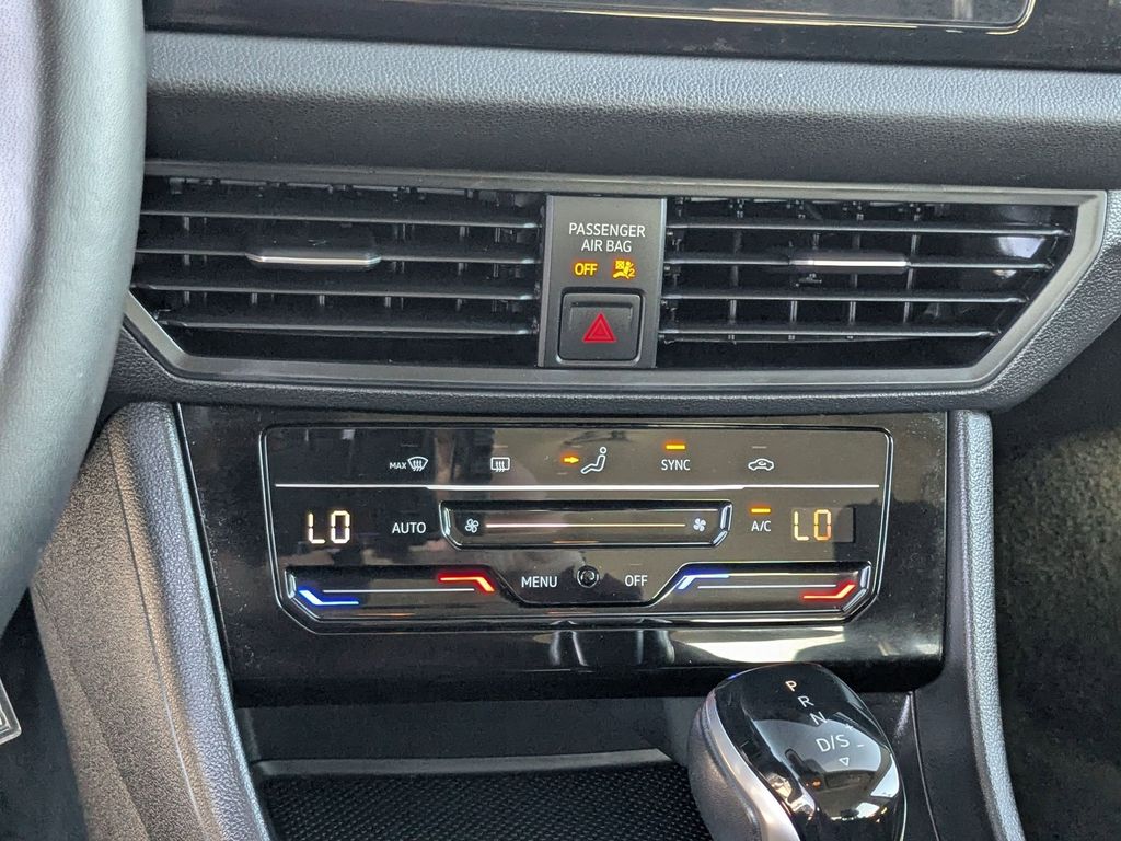 Thumbnail: 2025 Volkswagen Jetta - 22