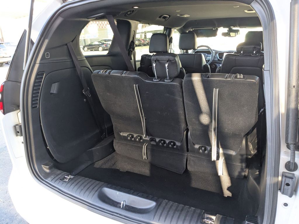 Thumbnail: 2025 Chrysler Pacifica - 28