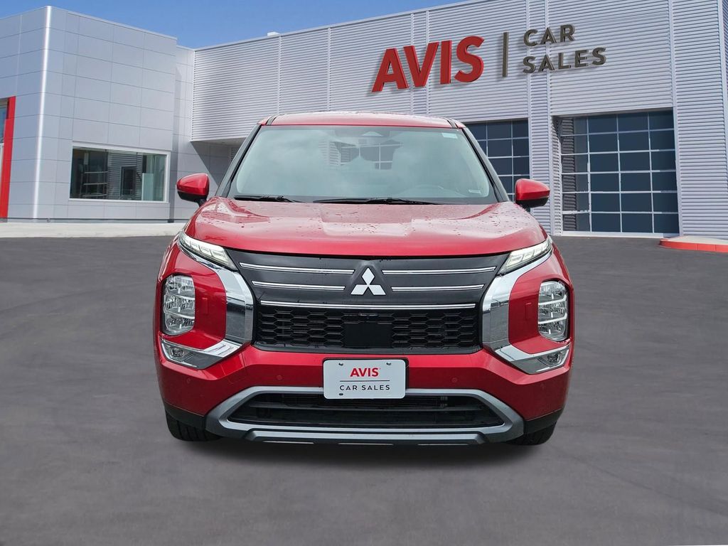Thumbnail: 2025 Mitsubishi Outlander - 10