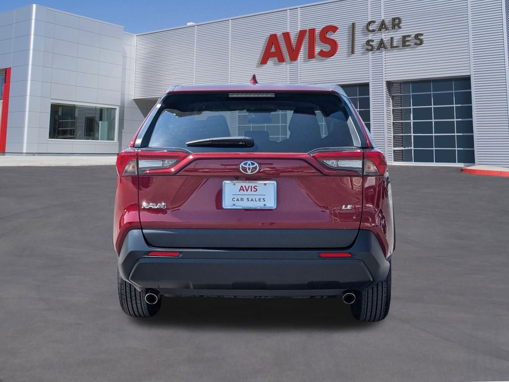 2025 Toyota RAV4 LE photo 4
