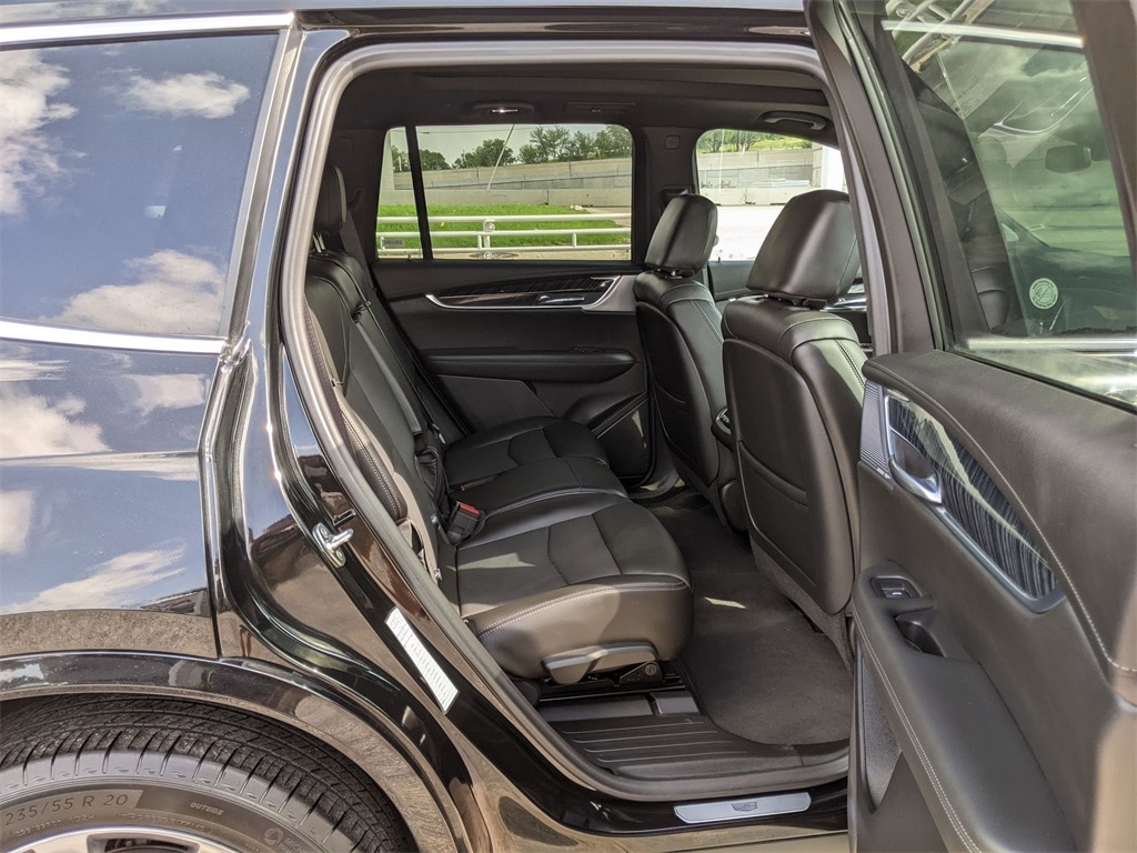 Thumbnail: 2024 Cadillac XT6 - 31
