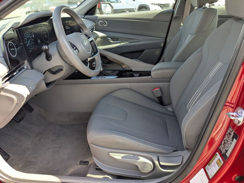 Thumbnail: 2025 Hyundai Elantra - 11