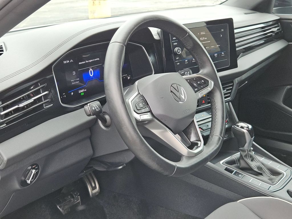 Thumbnail: 2025 Volkswagen Jetta - 13