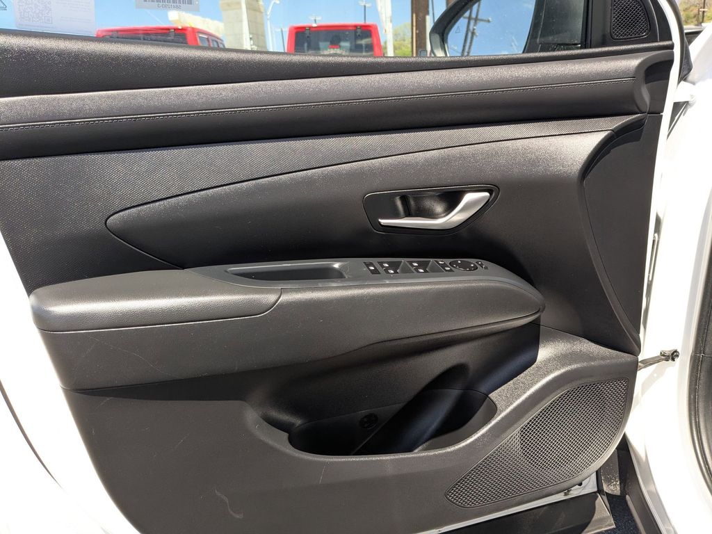 Thumbnail: 2025 Hyundai Santa Cruz - 14