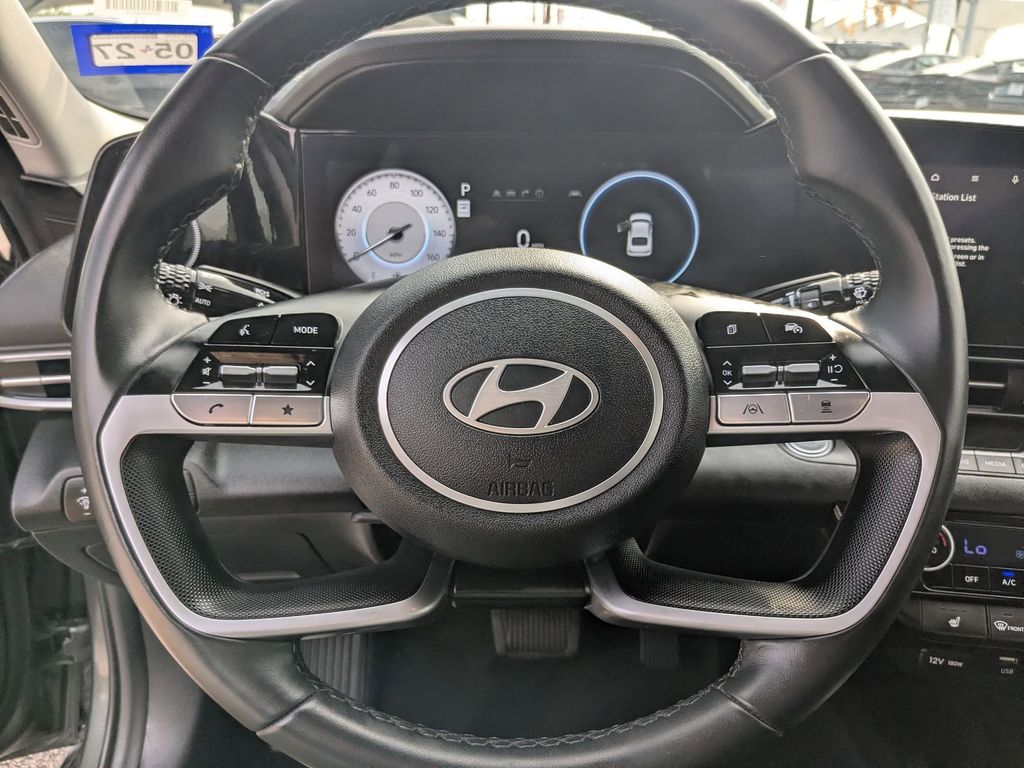 Thumbnail: 2025 Hyundai Elantra - 17