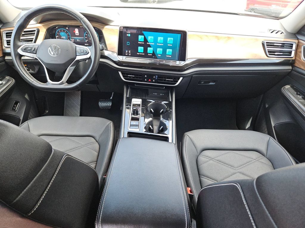 2025 Volkswagen Atlas SE w/Tech - Photo 19