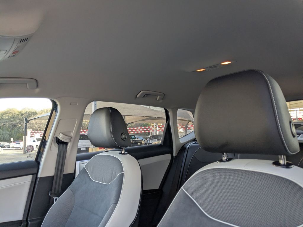 Thumbnail: 2025 Volkswagen Taos - 16