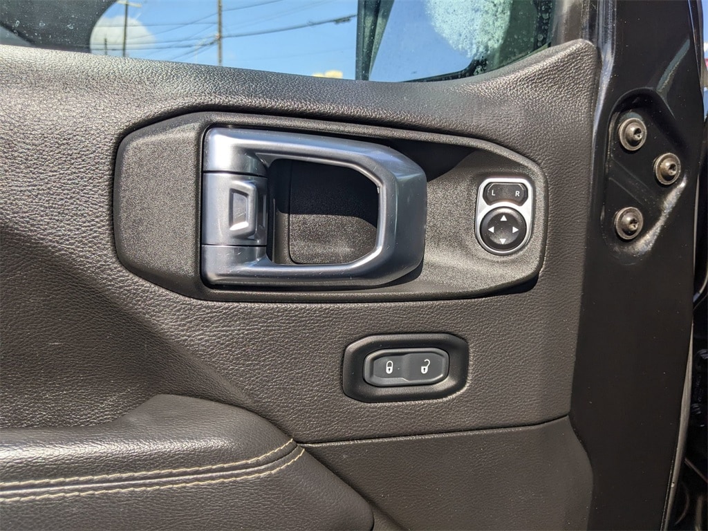 Thumbnail: 2023 Jeep Wrangler - 21