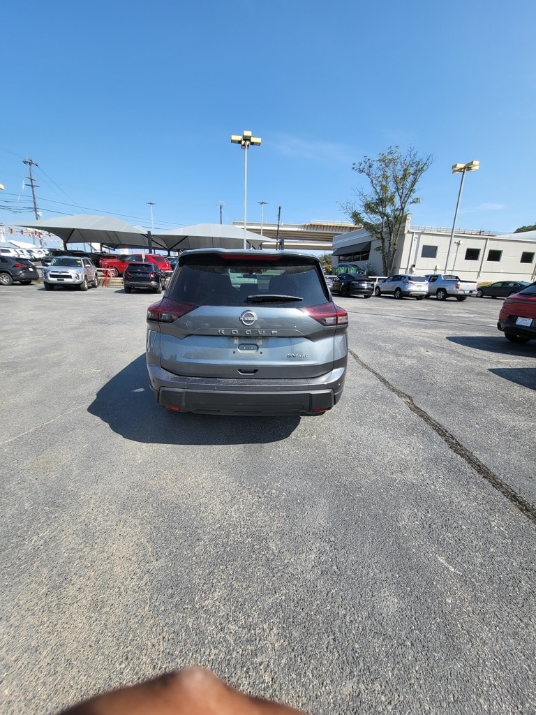 Thumbnail: 2024 Nissan Rogue - 8