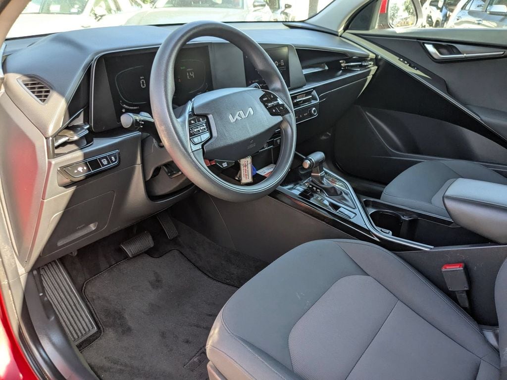 Thumbnail: 2025 Kia Niro - 13