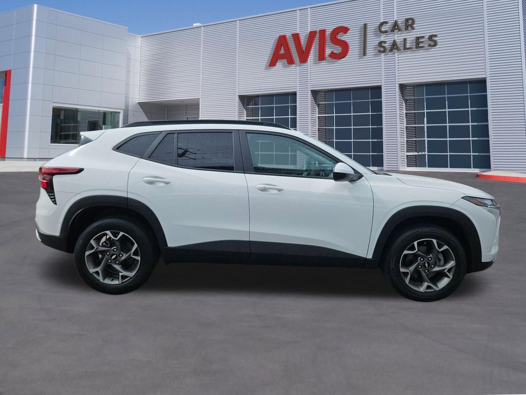 Thumbnail: 2025 Chevrolet Trax - 7