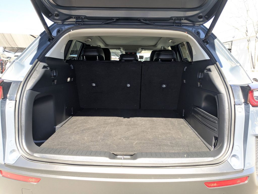 Thumbnail: 2025 Mazda CX-50 - 26