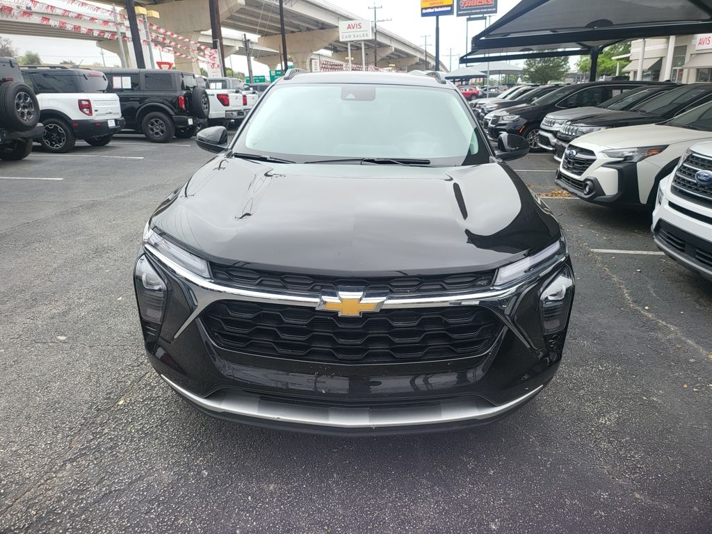 Thumbnail: 2025 Chevrolet Trax - 2