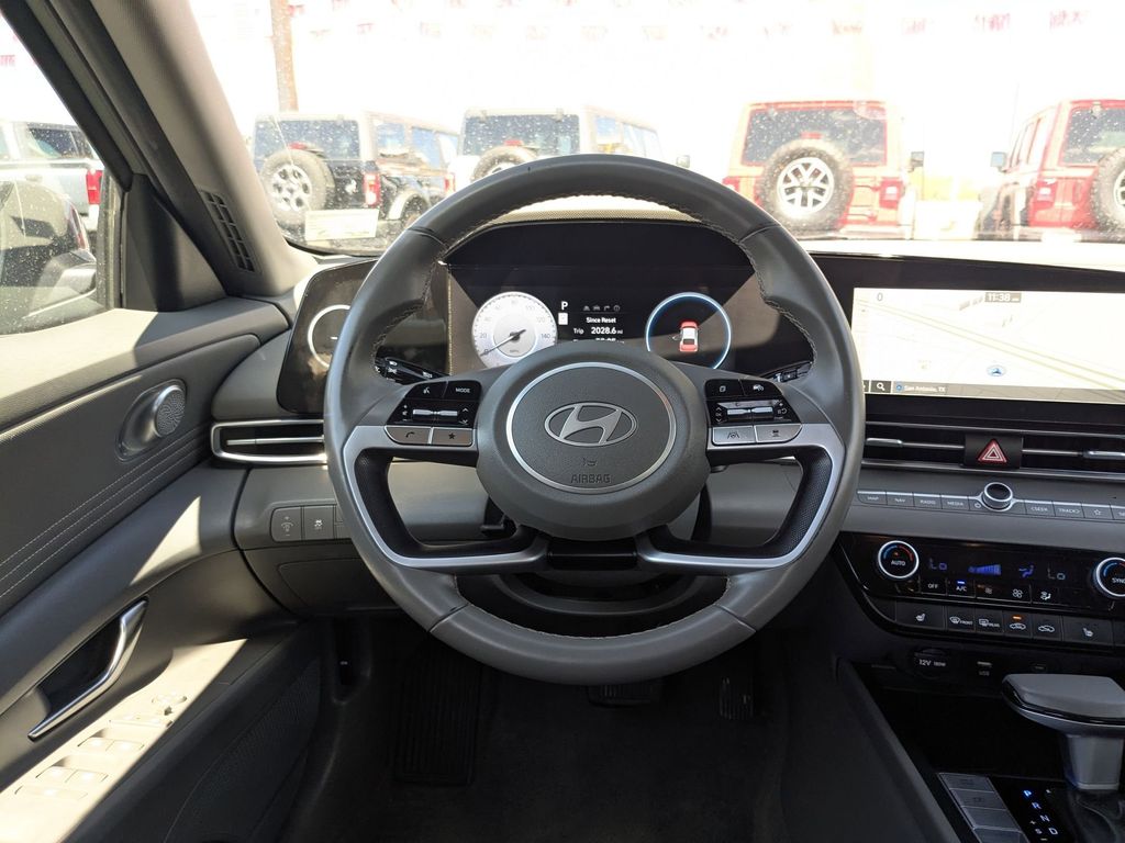 Thumbnail: 2025 Hyundai Elantra - 27