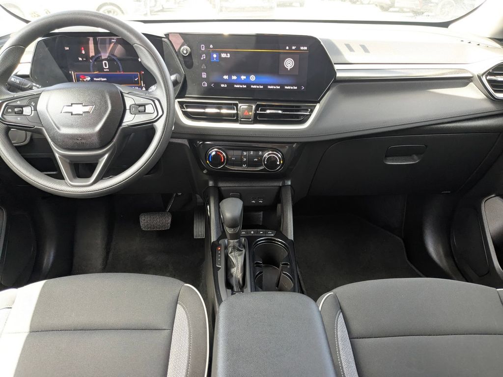 Thumbnail: 2025 Chevrolet TrailBlazer - 23