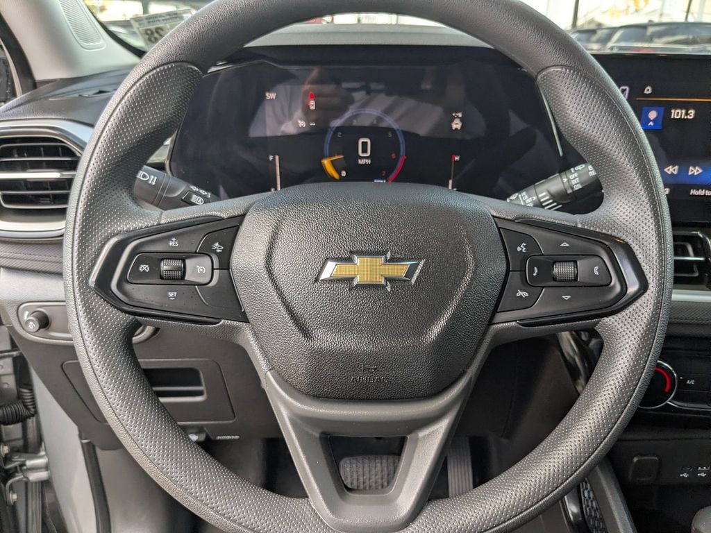 Thumbnail: 2025 Chevrolet TrailBlazer - 16