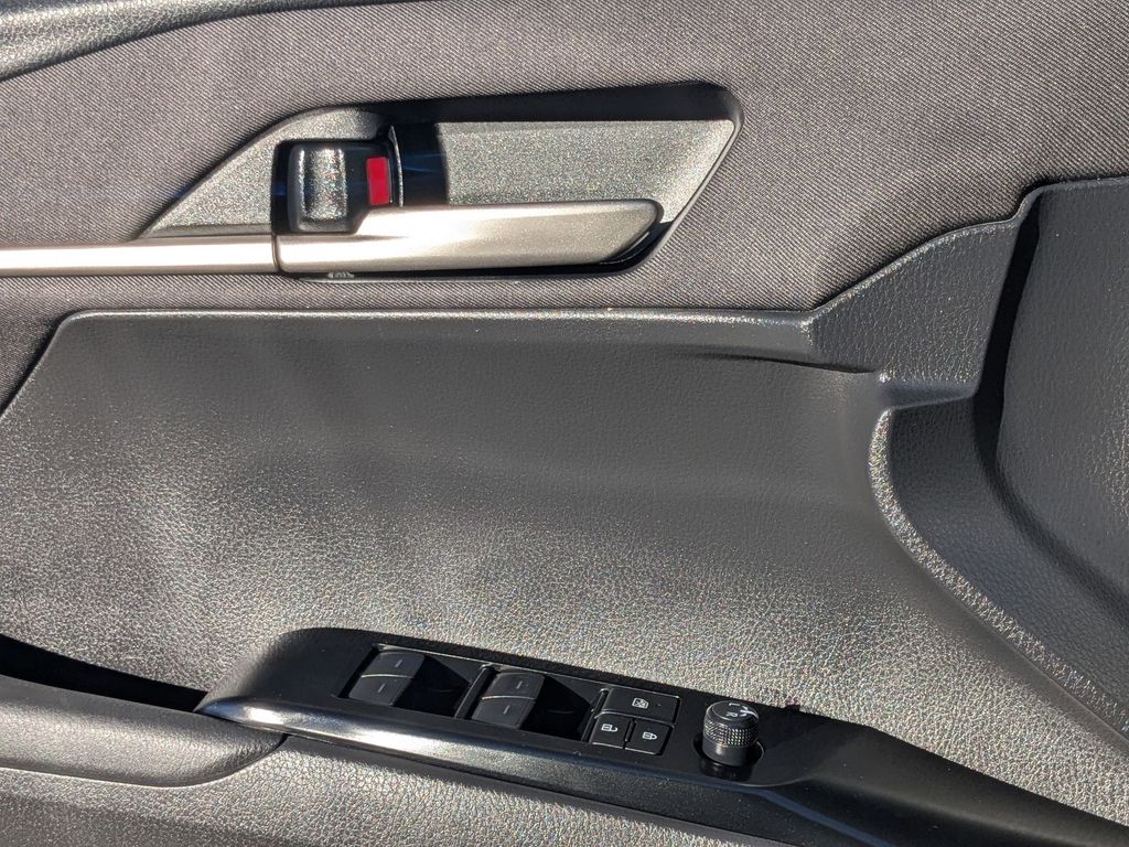 Thumbnail: 2025 Toyota Camry - 17