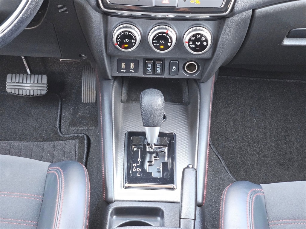 Thumbnail: 2024 Mitsubishi Outlander Sport - 21