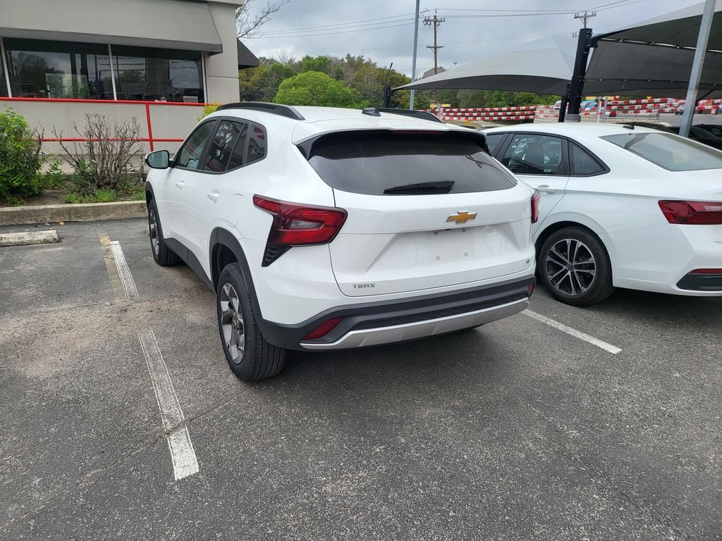 Thumbnail: 2025 Chevrolet Trax - 12