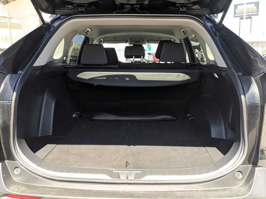 Thumbnail: 2025 Toyota RAV4 - 27