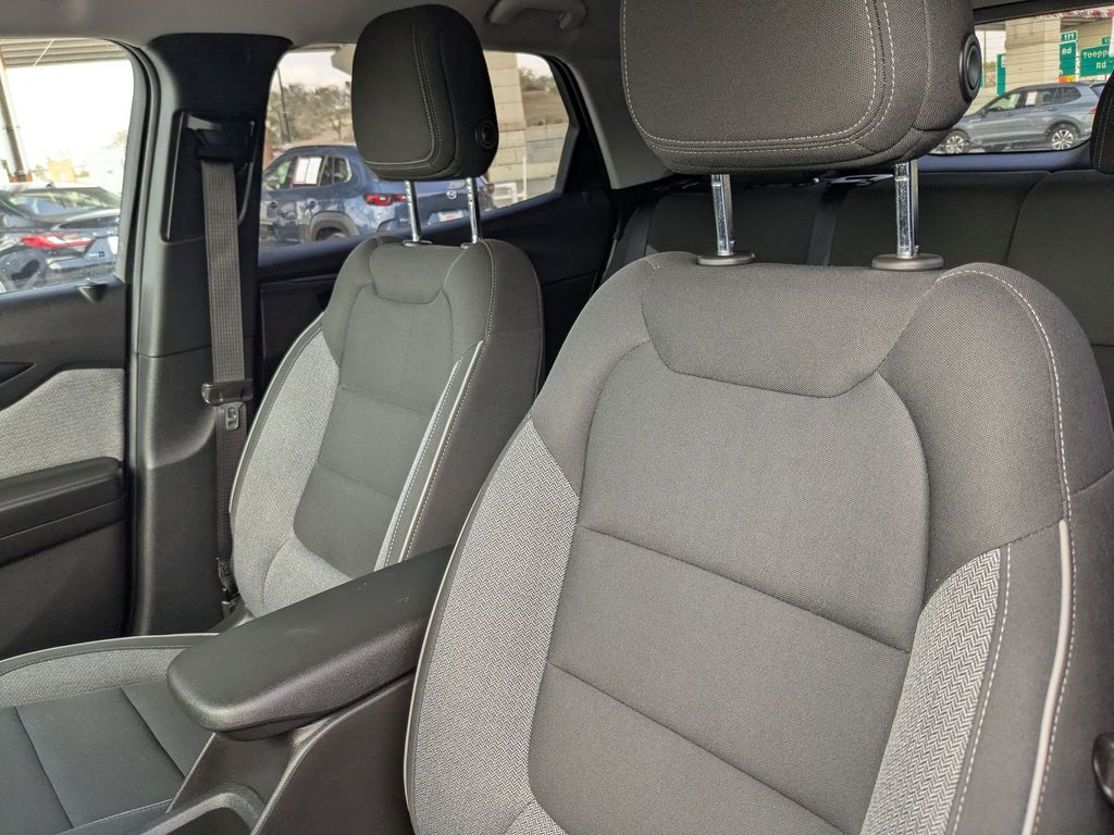 Thumbnail: 2025 Chevrolet TrailBlazer - 16