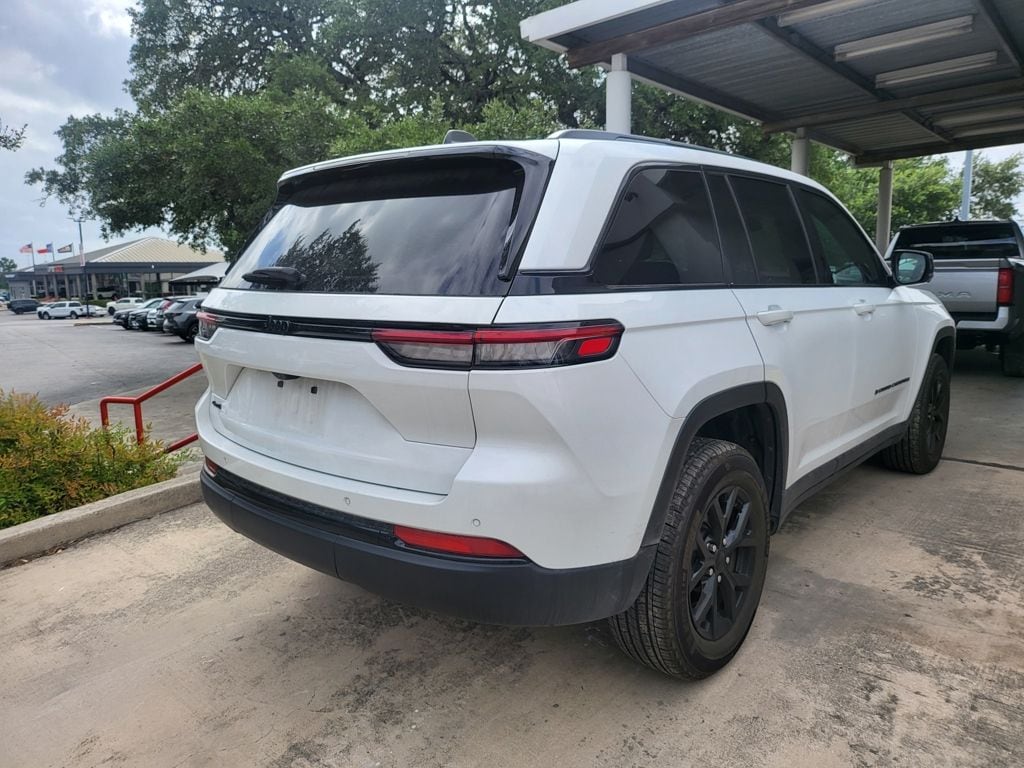 Thumbnail: 2025 Jeep Grand Cherokee - 8