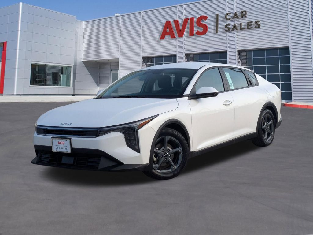 2025 Kia K4 LXS AT's photo