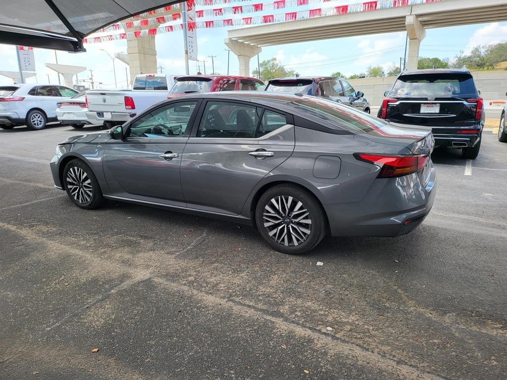 Thumbnail: 2024 Nissan Altima - 3