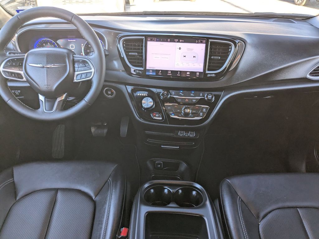 Thumbnail: 2025 Chrysler Pacifica - 26