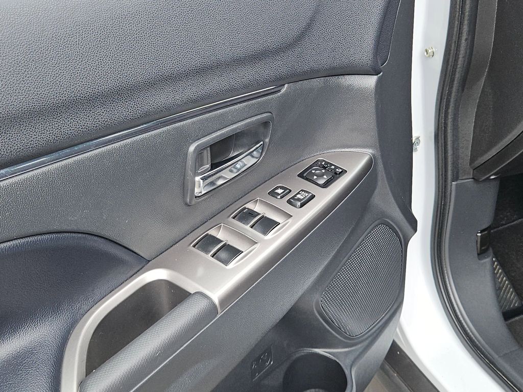Thumbnail: 2025 Mitsubishi Outlander Sport - 15