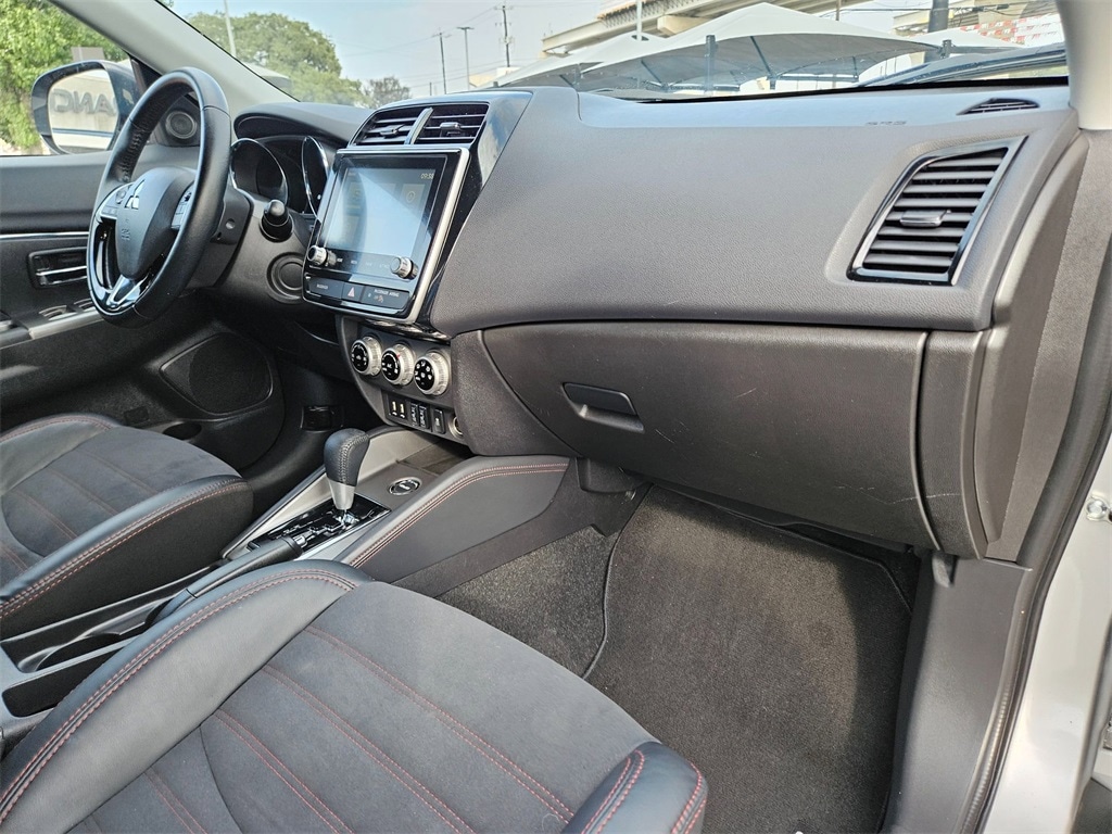 Thumbnail: 2024 Mitsubishi Outlander Sport - 31