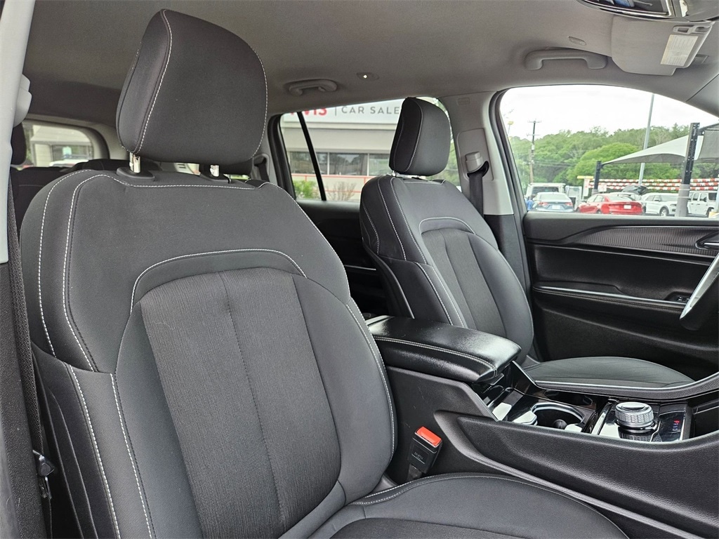 2023 Jeep Grand Cherokee Laredo 33