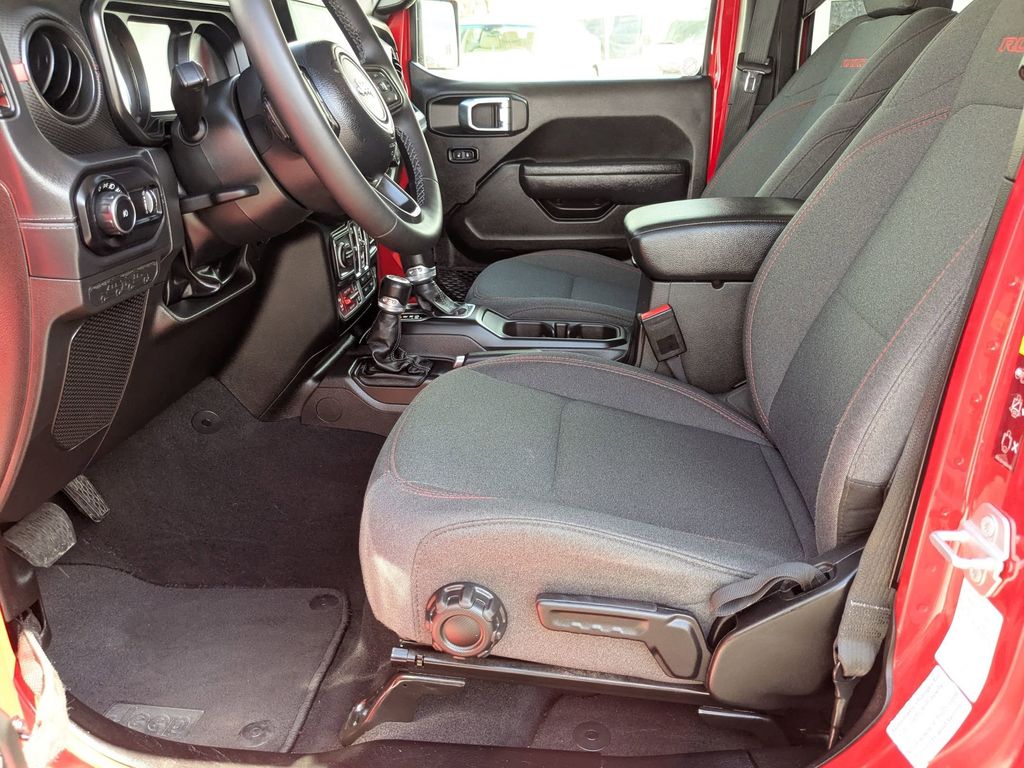 Thumbnail: 2025 Jeep Wrangler - 11