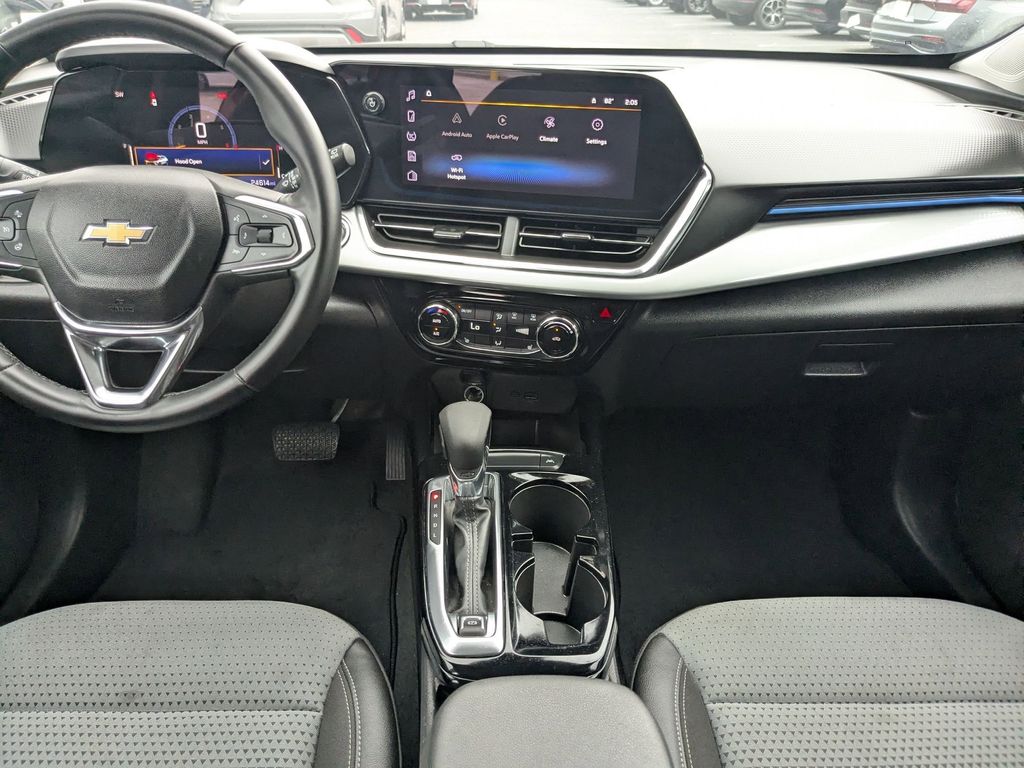 Thumbnail: 2025 Chevrolet Trax - 23