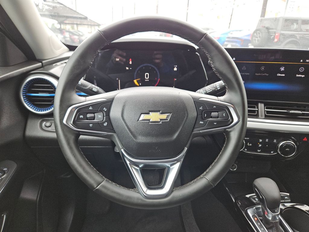 Thumbnail: 2025 Chevrolet Trax - 23