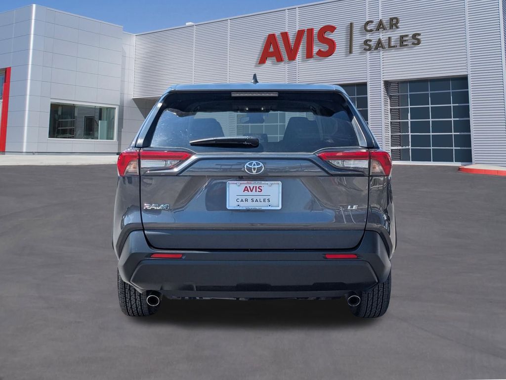 2025 Toyota RAV4 LE photo 4