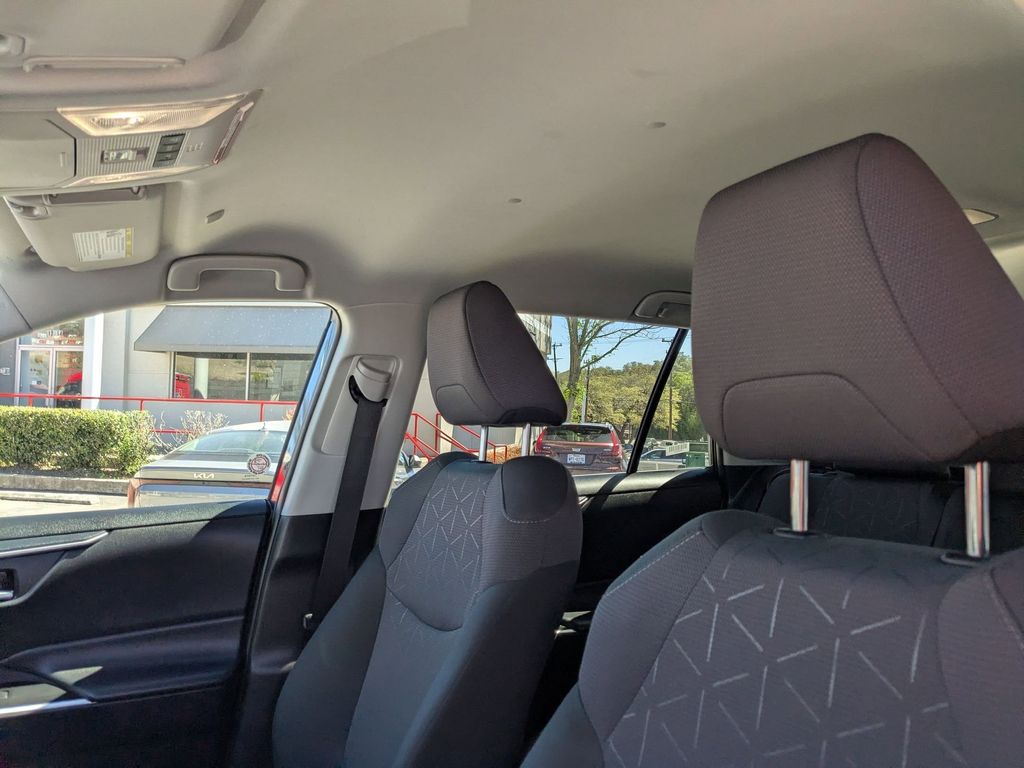 Thumbnail: 2025 Toyota RAV4 - 24