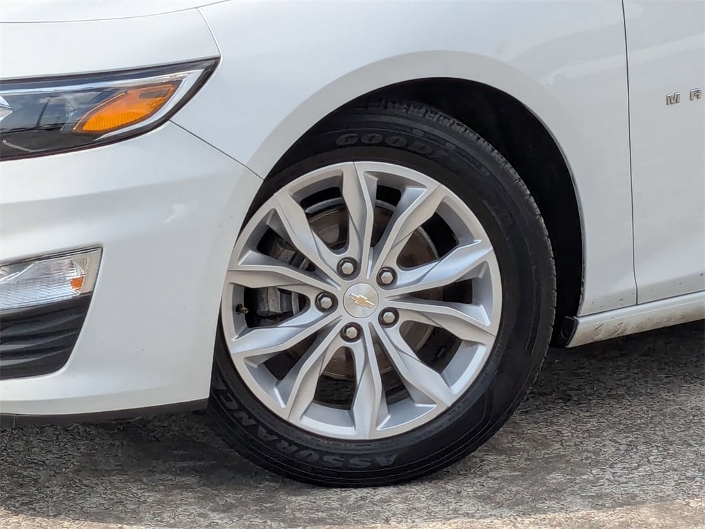 Thumbnail: 2023 Chevrolet Malibu - 32