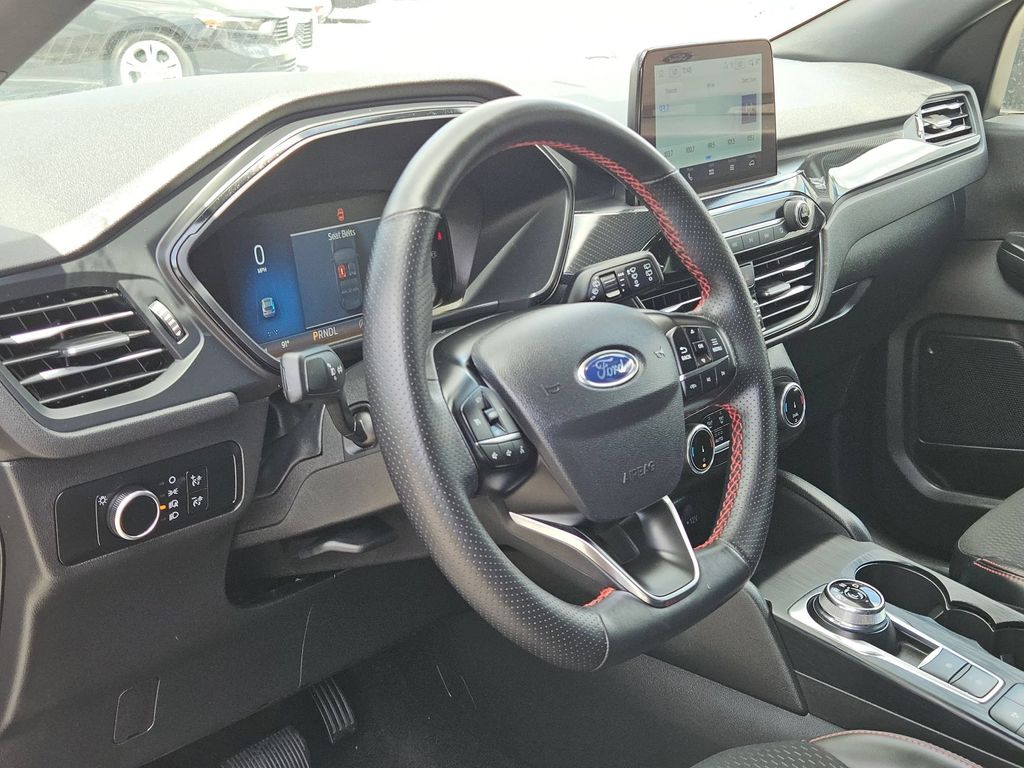 2025 Ford Escape ST-Line - Photo 13