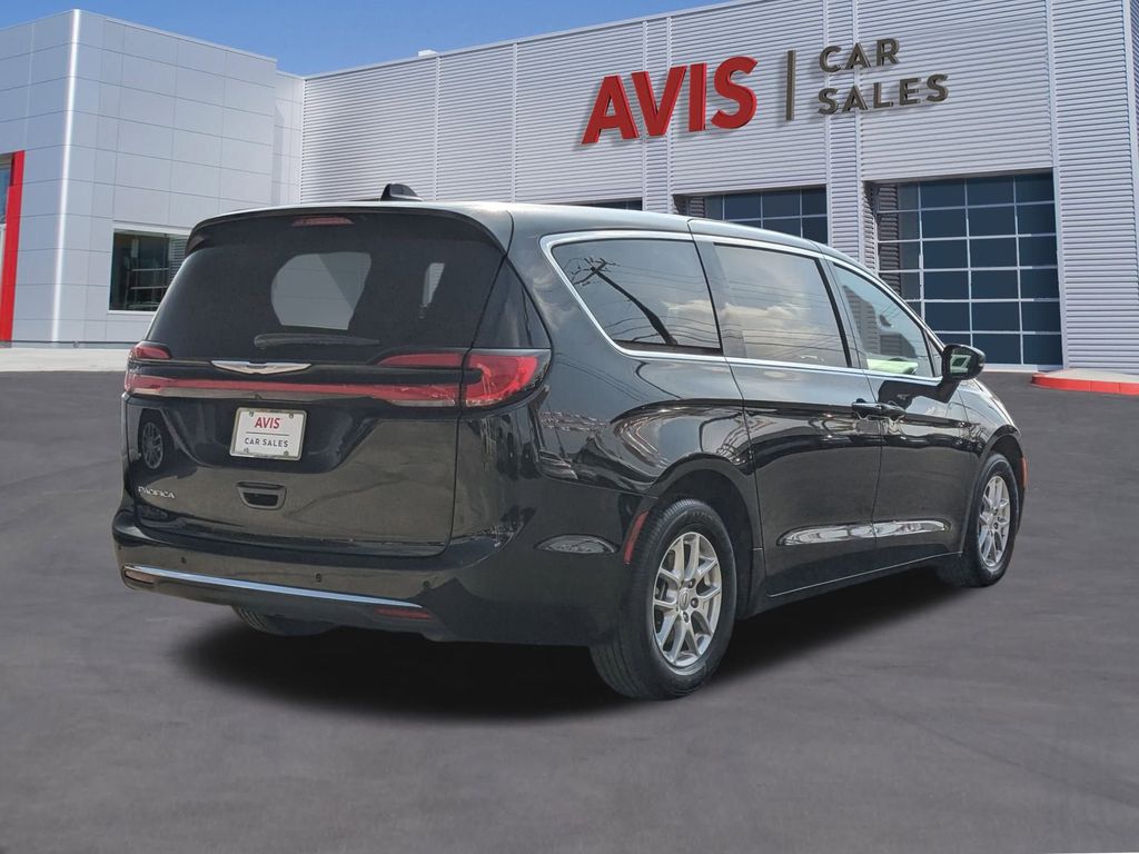 Thumbnail: 2025 Chrysler Pacifica - 6