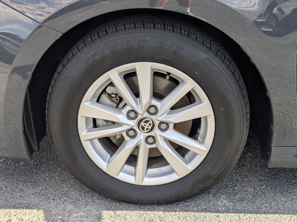 Thumbnail: 2025 Toyota Camry - 30