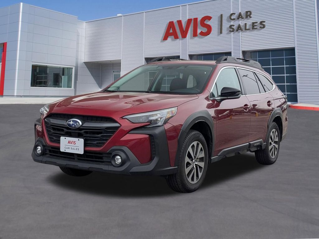 2025 Subaru Outback Premium's photo