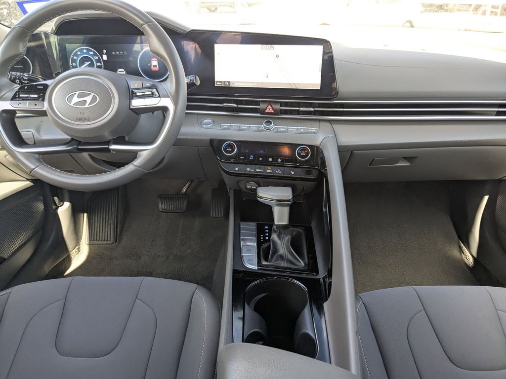 Thumbnail: 2025 Hyundai Elantra - 28