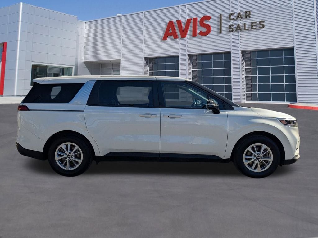 Thumbnail: 2024 Kia Carnival - 7