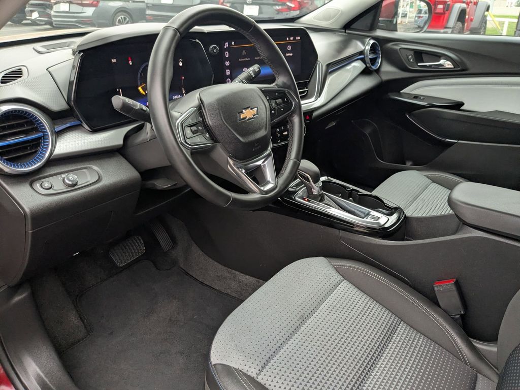 Thumbnail: 2025 Chevrolet Trax - 13