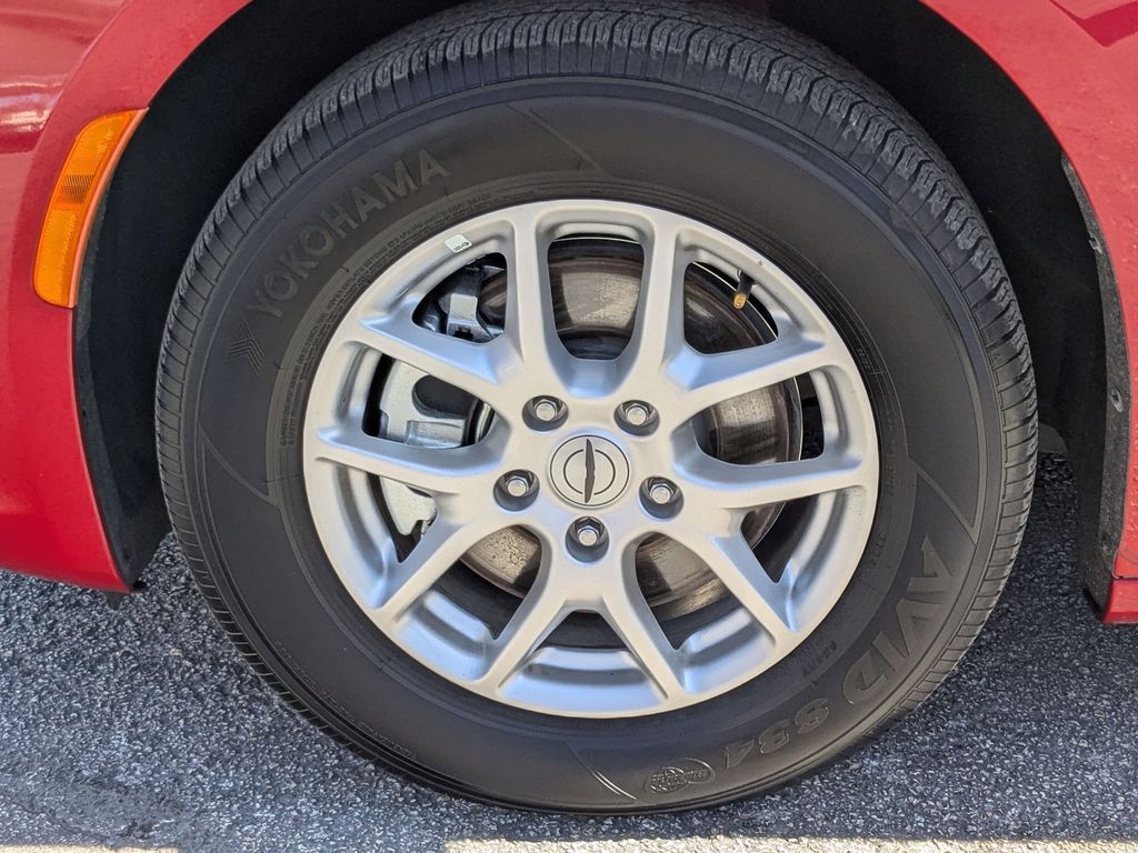 Thumbnail: 2025 Chrysler Pacifica - 28