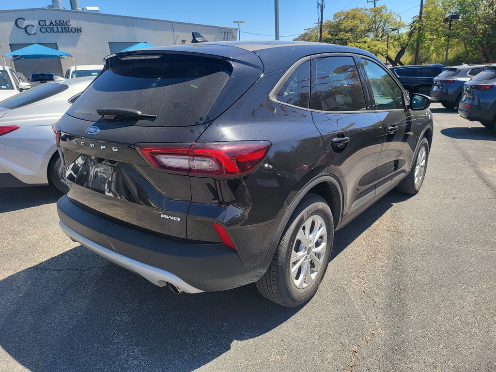 Thumbnail: 2025 Ford Escape - 4