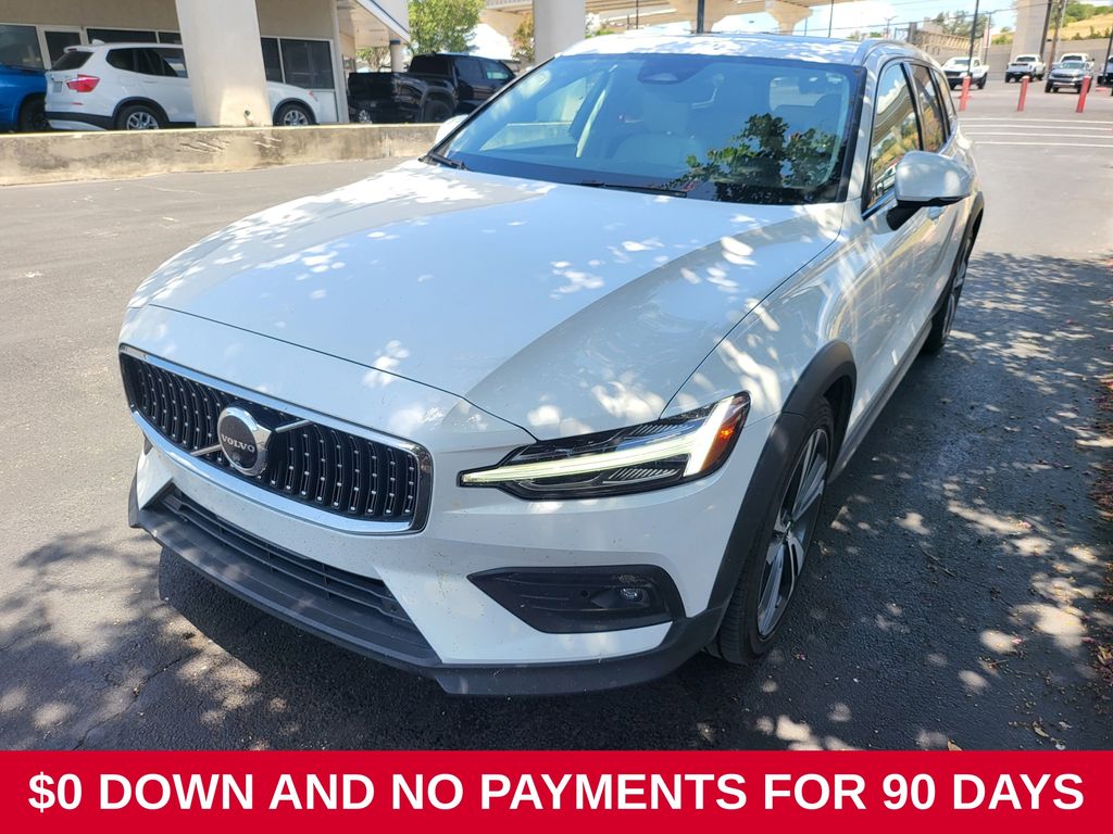 2025 Volvo V60 Cross Country