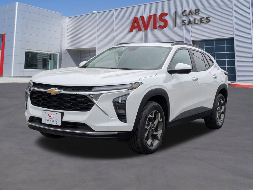 2025 Chevrolet Trax LT's photo