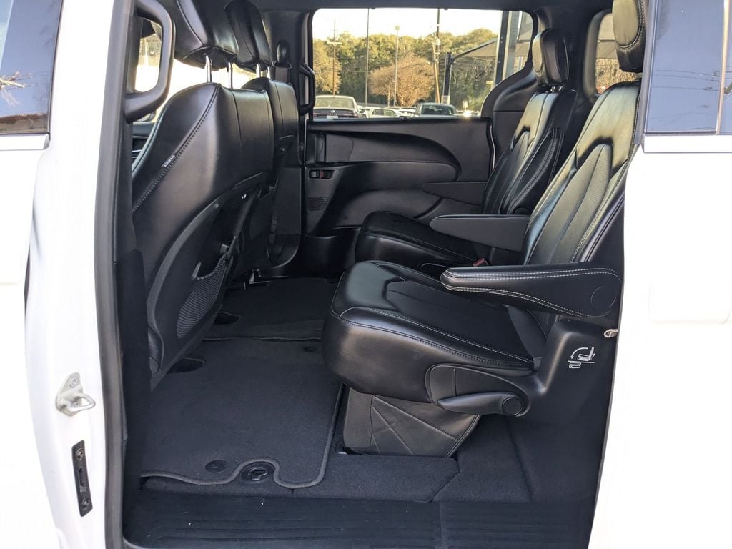 Thumbnail: 2025 Chrysler Pacifica - 22